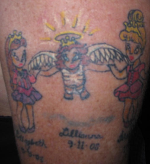 腿部彩色新生儿天使纹身图案