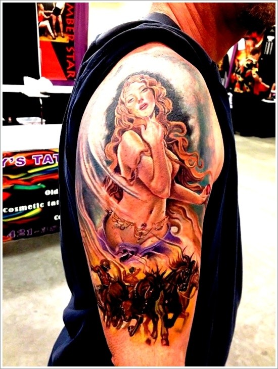 肩部原始彩绘大量性感女子纹身图案
