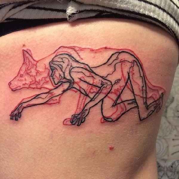 腰侧红色墨水狼与女人纹身图片