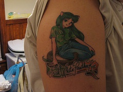 肩部彩色爱尔兰女孩纹身图片