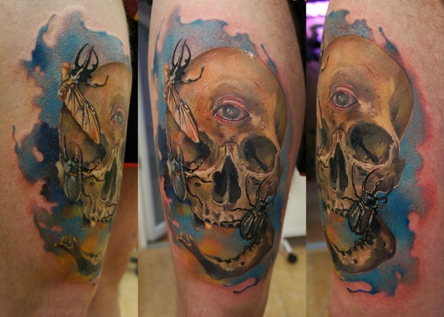新风格的彩色腿部人类头骨纹身图案