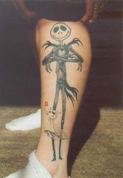 腿部黑灰杰克骷髅纹身图案