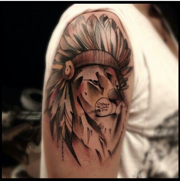 肩部雕刻风格彩色印度风狮子纹身