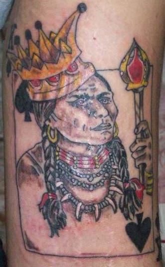 手臂彩色印度黑桃王纹身图案