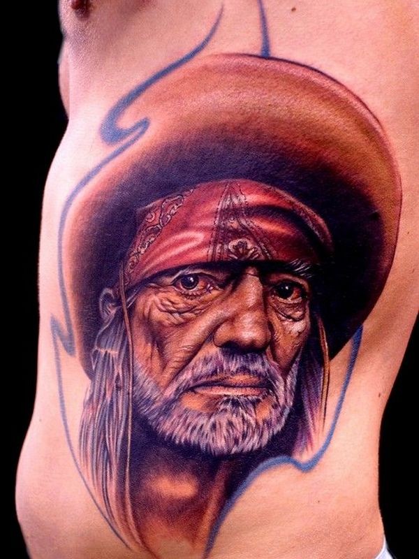 现实主义风格的彩色腰侧墨西哥老人纹身