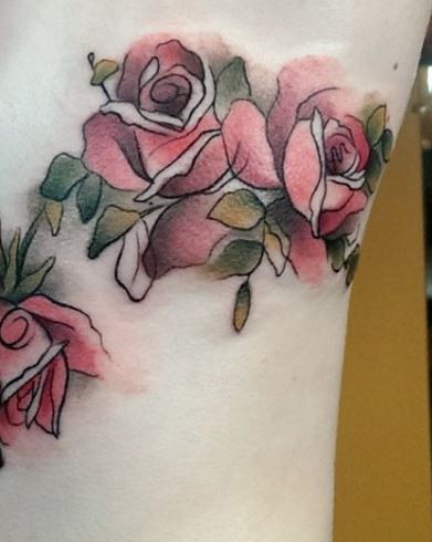 腰侧彩色简单玫瑰花纹身图案