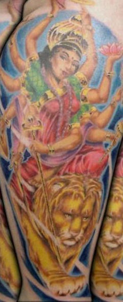手臂彩色印度教女神杜加与狮子纹身