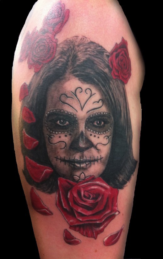 肩部彩色墨西哥风格妇女肖像纹身