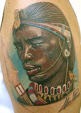 肩部彩色非洲战士纹身图案