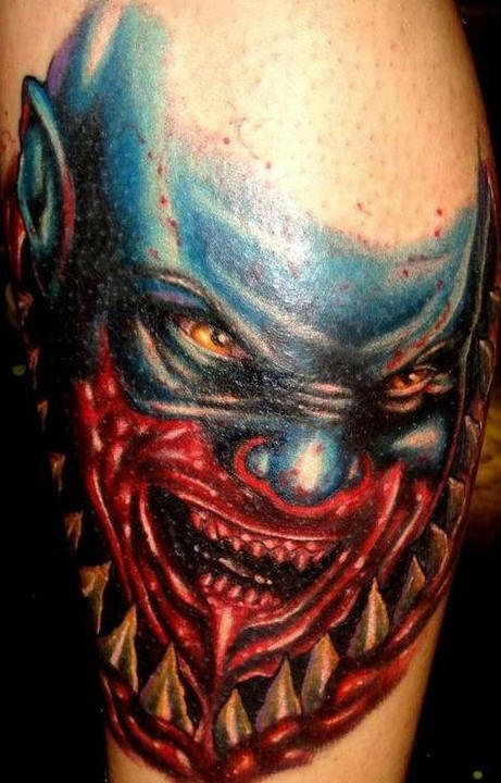 腿部彩色怪物从恐怖电影纹身图案