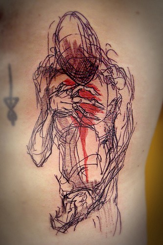 腹部素描式彩色线条怪物纹身图案