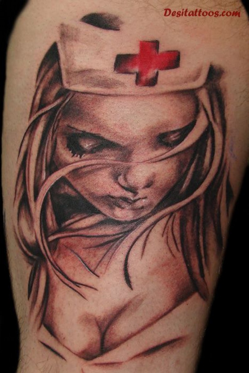 肩部棕色性感护士肖像纹身图案