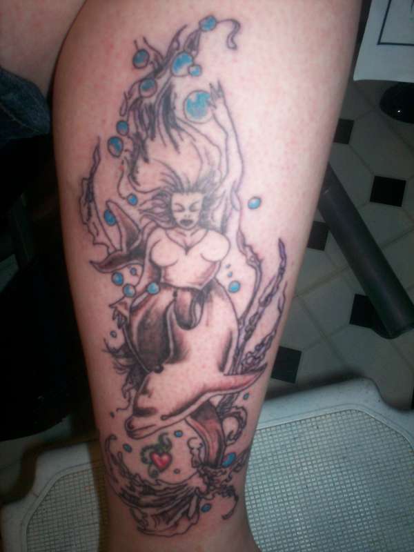 腿部彩色海豚和美人鱼纹身图片