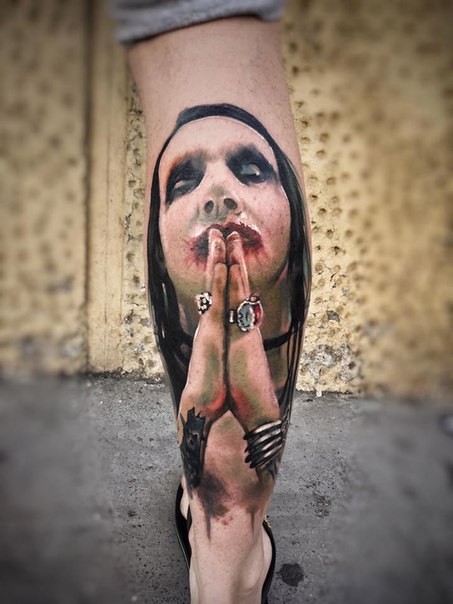 腿部彩色写实风格恐怖女人肖像纹身