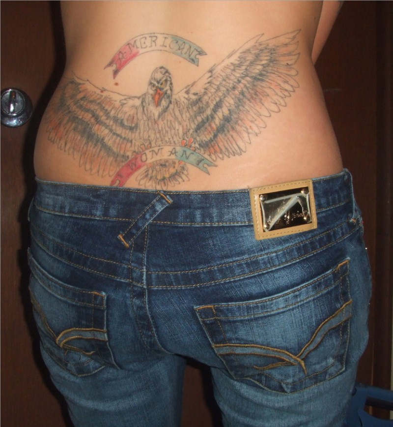 腰部彩色妇女爱国者纹身图案