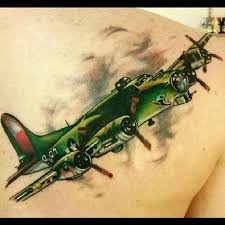 肩部彩色二战轰炸机纹身图案