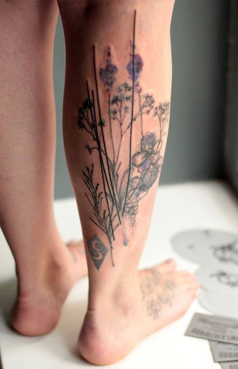 腿部彩色小清新花朵纹身图案