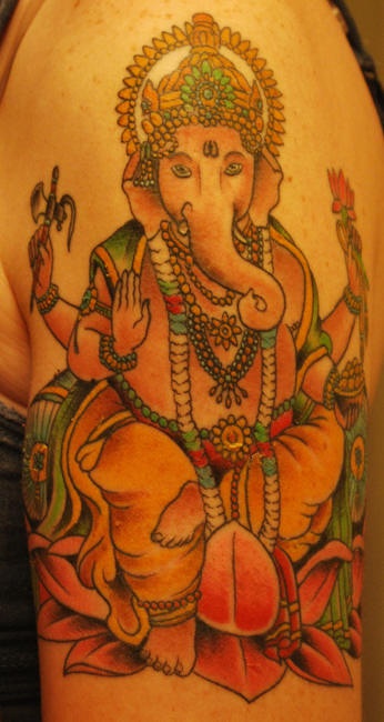 手臂彩色印度神甘尼萨纹身图案