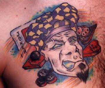 肩部彩色小丑面具纹身图案