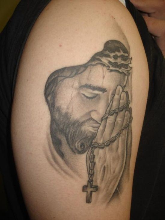 肩部灰色耶稣祈祷纹身图案