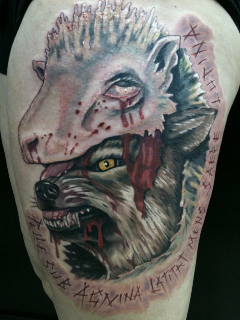 令人毛骨悚然的彩色血腥狼装羊纹身图案