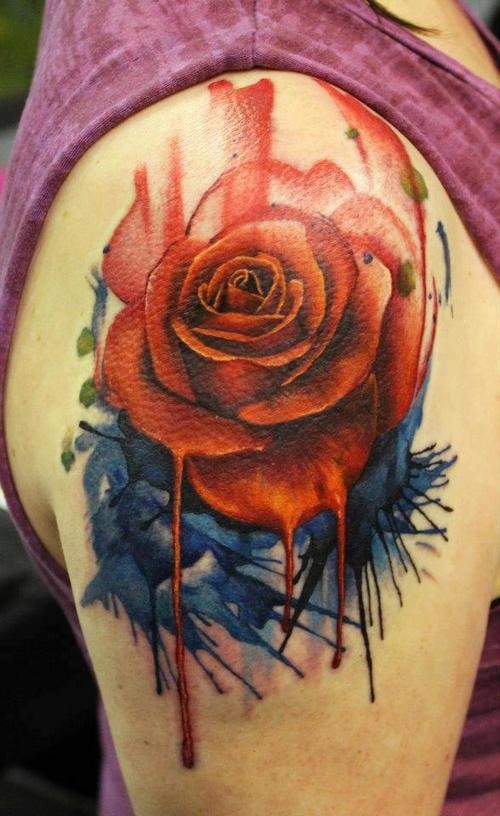 肩部水彩逼真的玫瑰花纹身图案