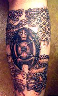 手臂黑棕色部落符号纹身图案