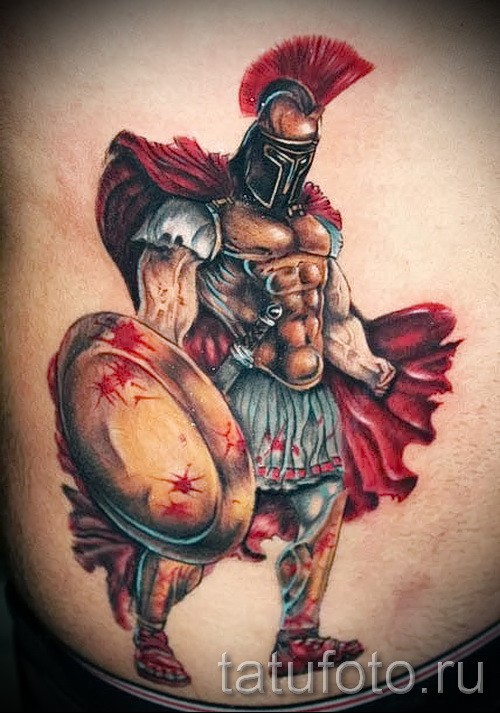 彩色血腥战士与盾牌纹身图案