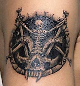 手臂黑灰骷髅骨架纹身图案