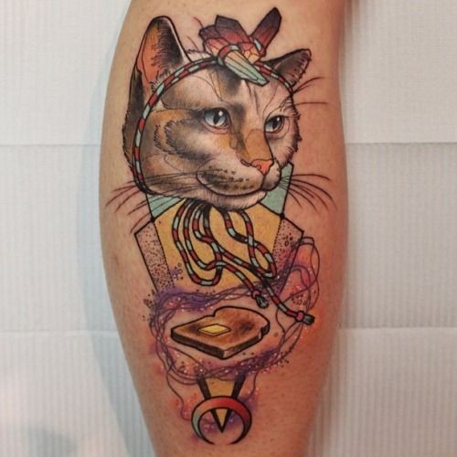 腿部彩色猫和烤面包机的纹身图案