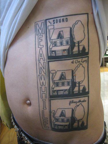 腹部黑白房子纹身图案