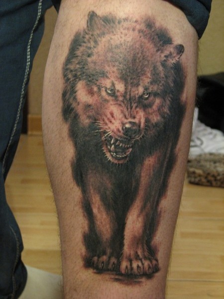 腿部黑灰狼写实纹身图案
