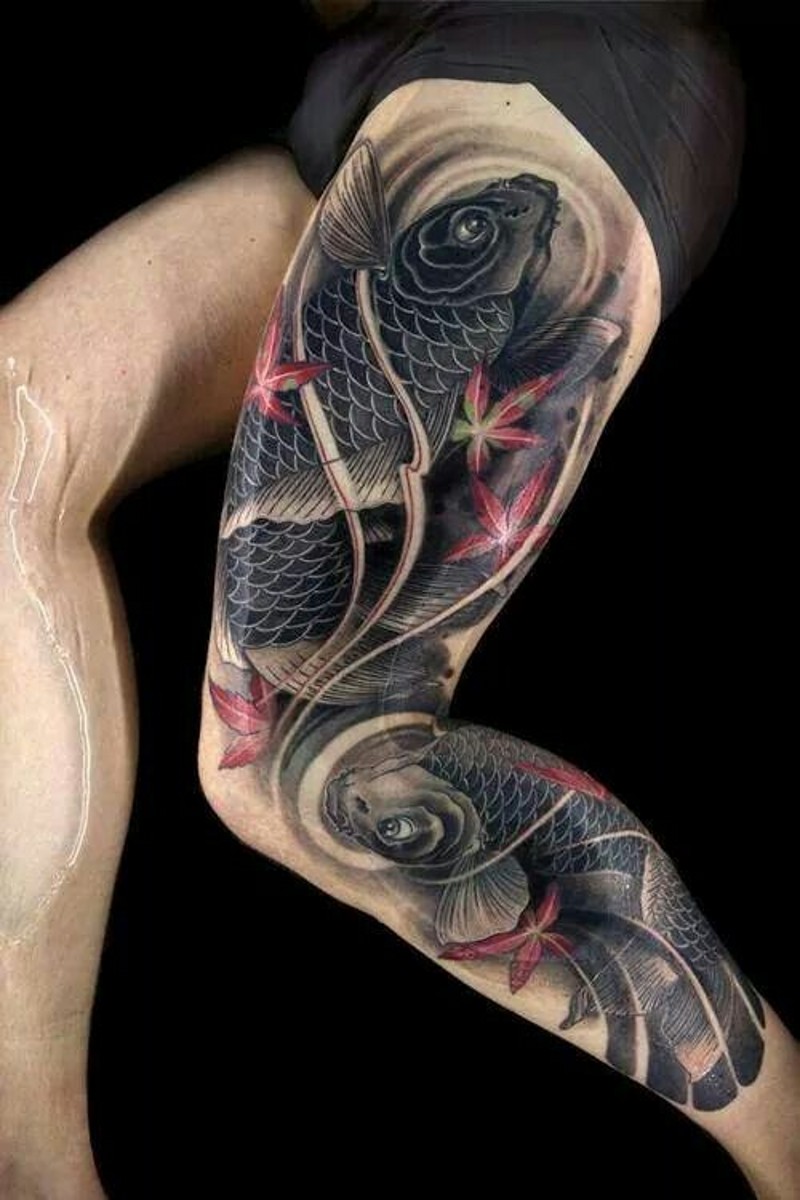 花腿彩色鲤鱼纹身图案