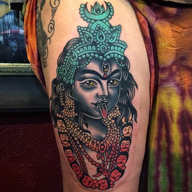 腿部彩色印度教女神纹身图案