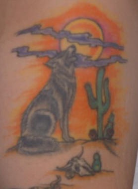 沙漠中的狼纹身
