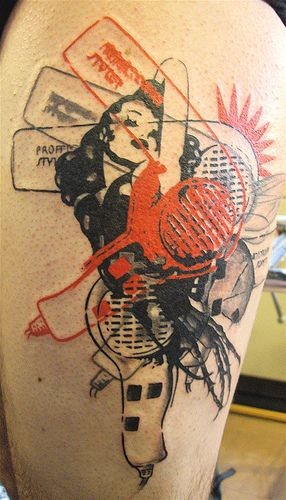 腿部时尚主题色的女人纹身图案