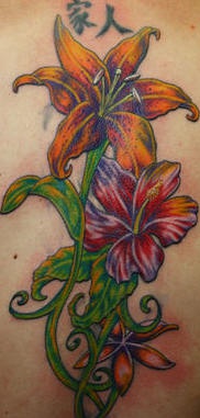 彩色植物百合花纹身图案