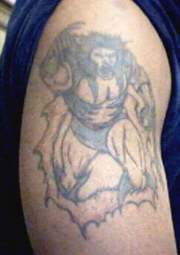 手臂愤怒的维京战纹身图案