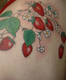 彩色草莓藤纹身图案