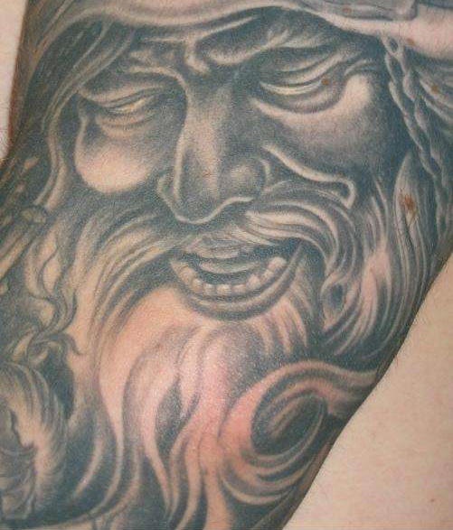 黑白微笑的维京人纹身图案