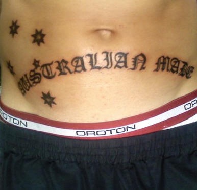 腹部黑色澳大利亚字符纹身图案