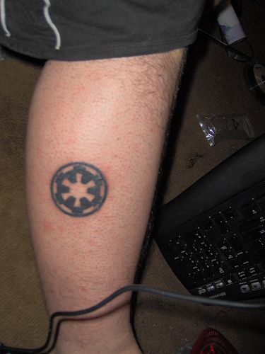 腿部黑色星球大战帝国符号纹身图案