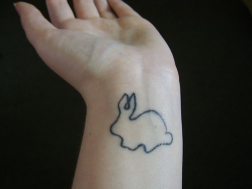简约兔子纹身