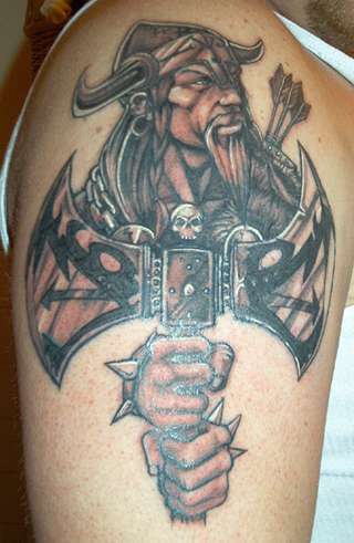手臂勇敢的维京勇士纹身图案