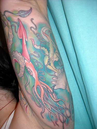 手臂彩色深海生物袖纹身图案