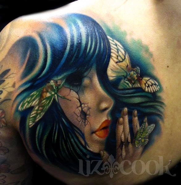 女人与蝴蝶的纹身