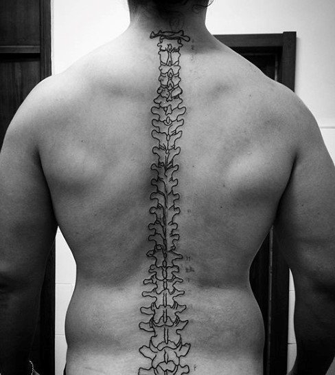 20款男性背部脊椎骨上的纹身图案欣赏