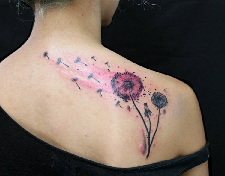 美女超喜爱的水彩泼墨纹身小花朵图案