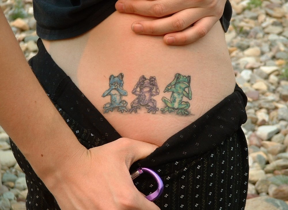 很喜欢的可爱女生纹身图卡通青蛙小动物纹身图案
