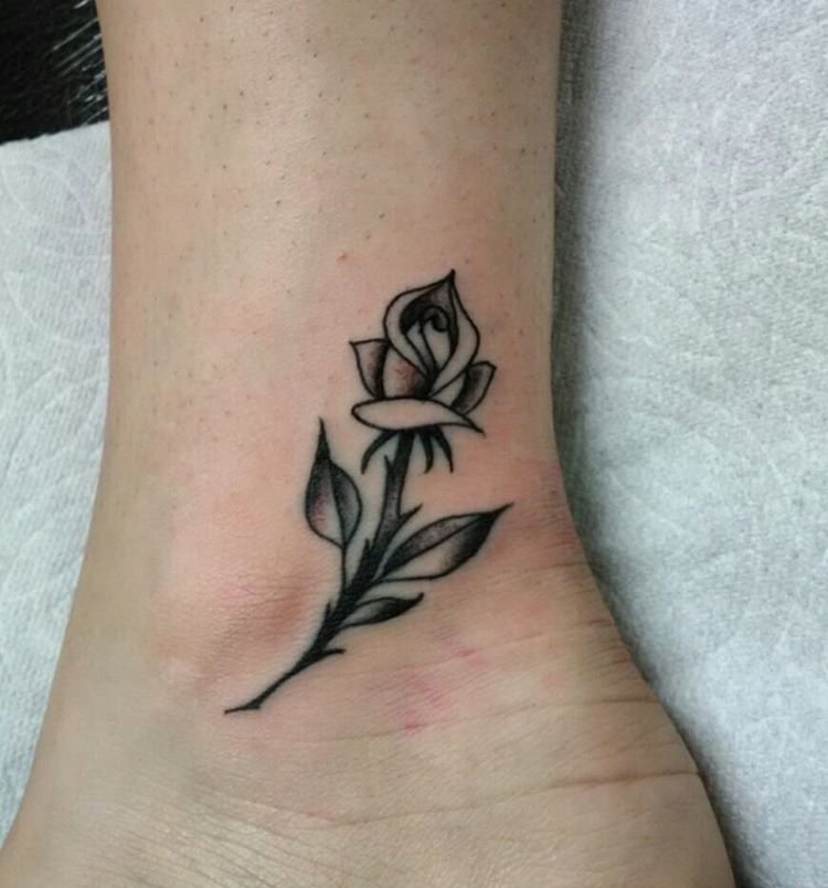 一组微小的美丽的玫瑰花纹身图案欣赏